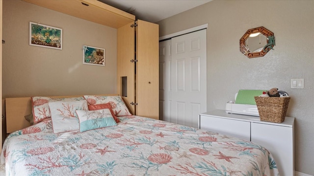 bedroom with a closet