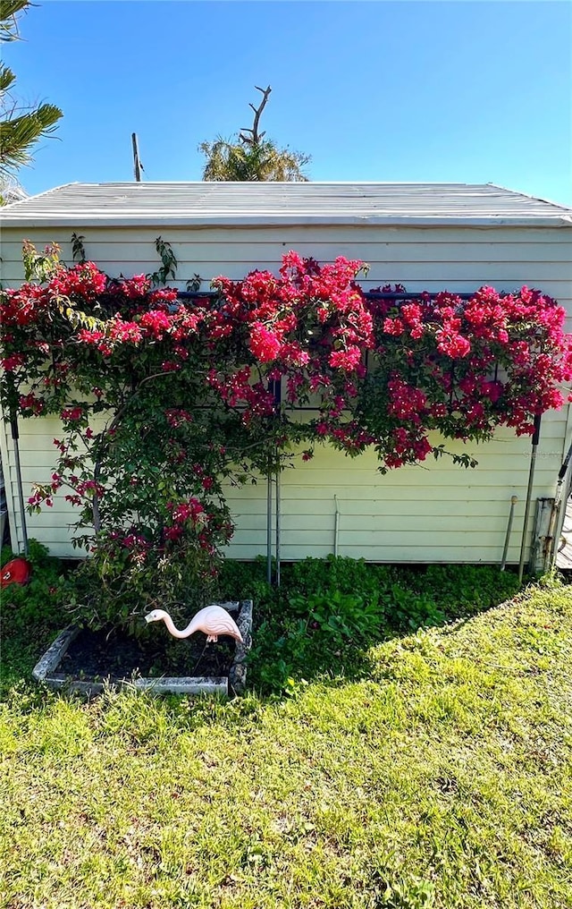 601 E Seminole Dr, Venice, FL 34293 - exterior space with a yard