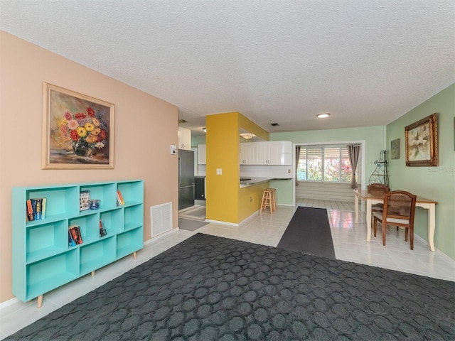 601 E Seminole Dr, Venice, FL 34293 - interior space