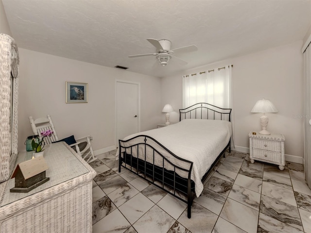 bedroom with ceiling fan