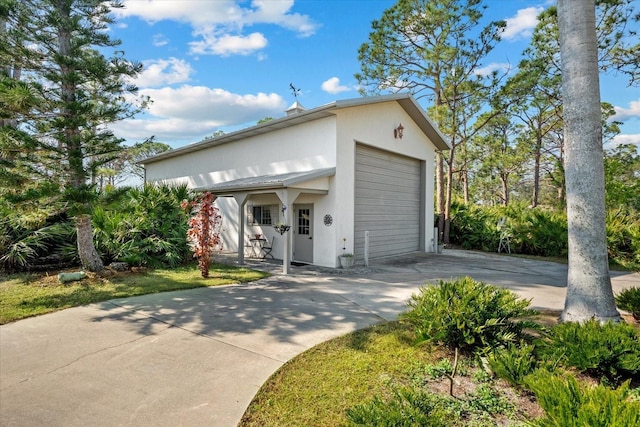 view of front facade with a garage