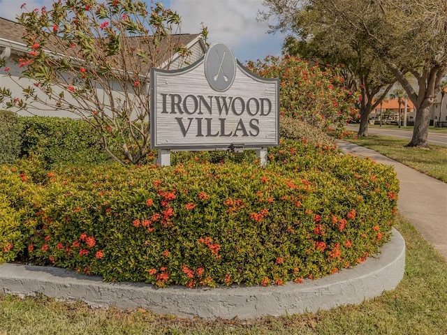 view of community / neighborhood sign