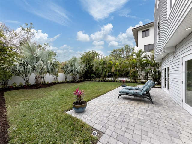 view of yard featuring a patio