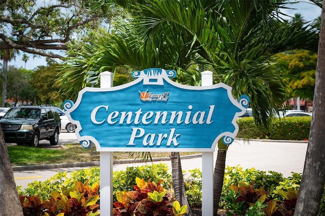 view of community / neighborhood sign