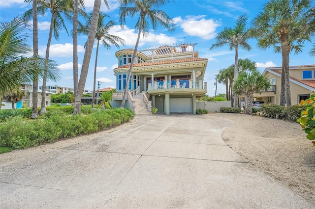 view of front of house featuring a garage