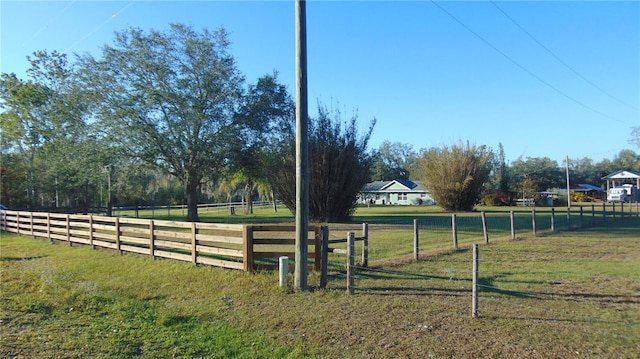 view of yard featuring a rural view