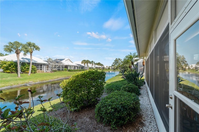 view of yard featuring a water view