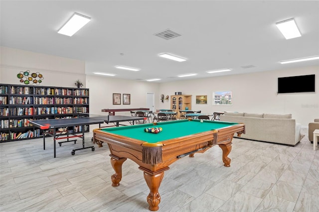 playroom featuring pool table