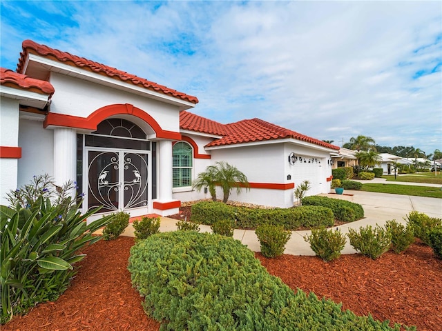 view of front facade with a garage