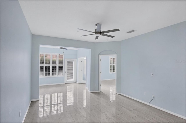 empty room with ceiling fan