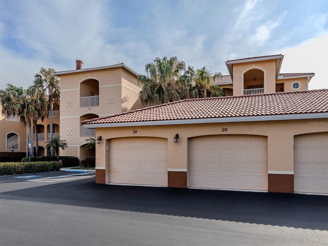 view of mediterranean / spanish-style house