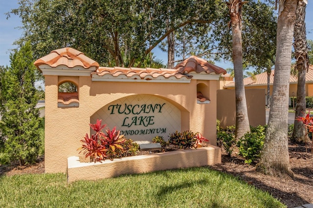 view of community / neighborhood sign