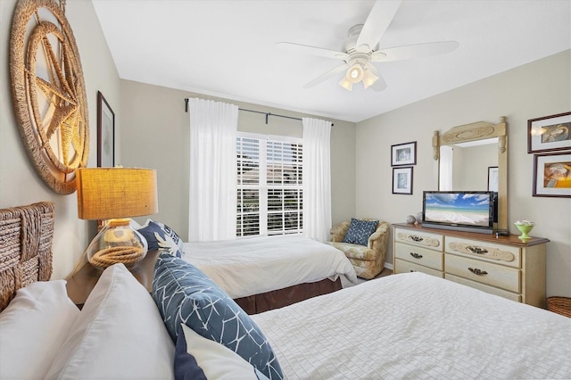 bedroom featuring ceiling fan