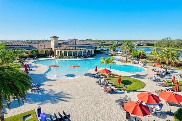 view of swimming pool featuring a patio