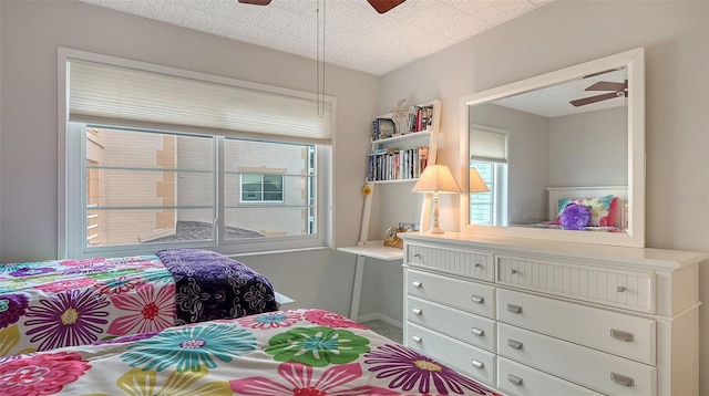 bedroom with ceiling fan