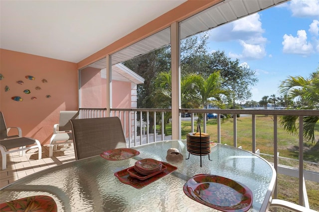 view of sunroom / solarium