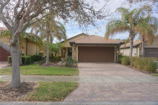 view of front of property featuring a garage