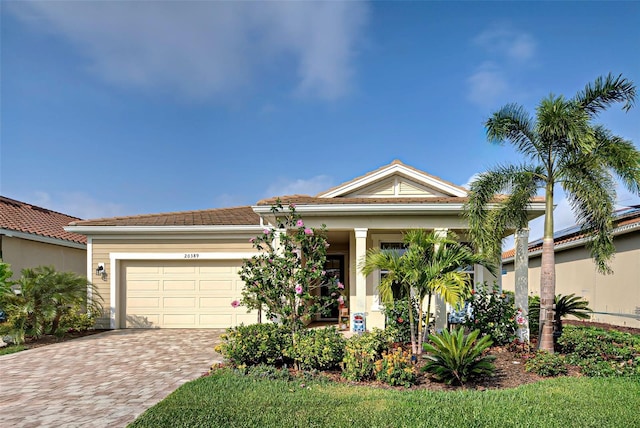 view of front facade featuring a garage