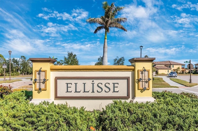 view of community / neighborhood sign