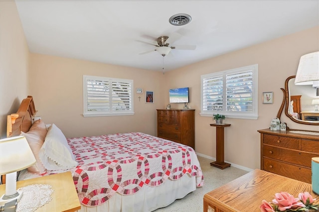 bedroom with ceiling fan