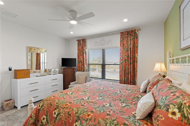 bedroom with ceiling fan