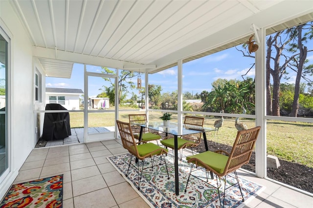 view of sunroom / solarium