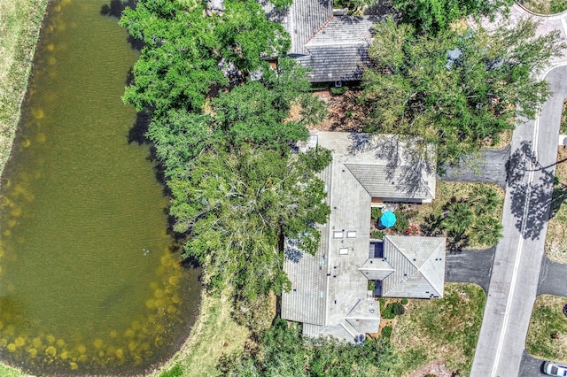 bird's eye view with a water view