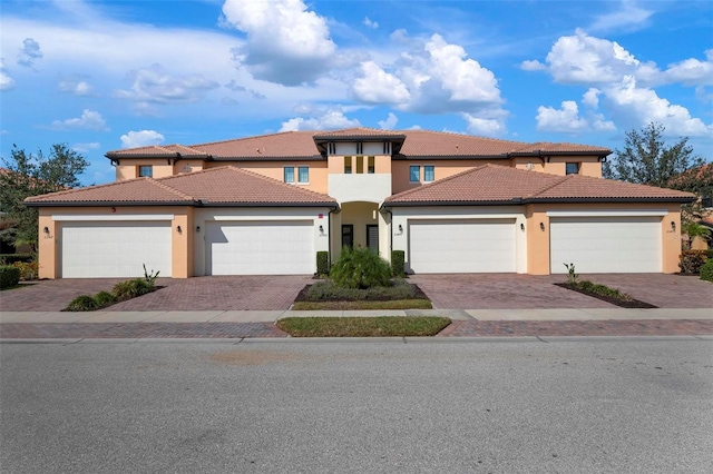 view of front facade with a garage