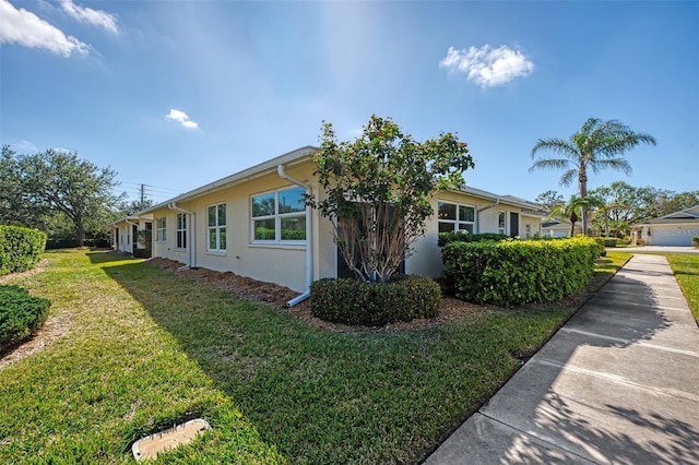 view of front of property with a front yard