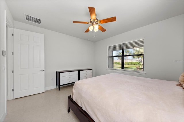 bedroom with ceiling fan