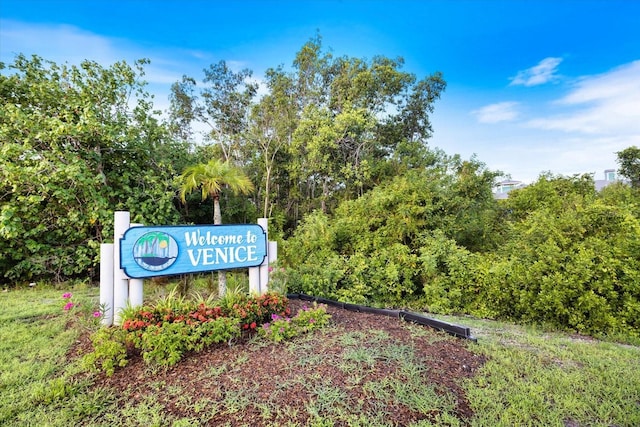 view of community / neighborhood sign