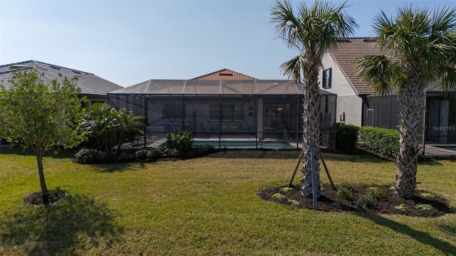 view of yard with a lanai