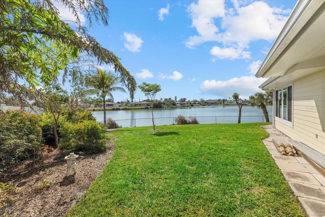 view of yard featuring a water view