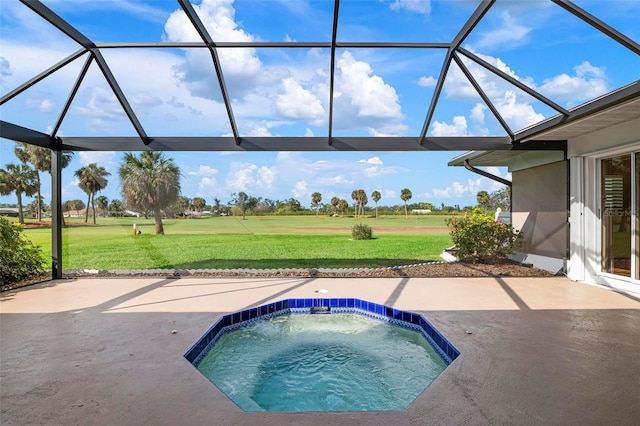 1915 Pebble Beach Ct, Venice, FL 34293 - view of swimming pool with an in-ground hot tub, a yard, and a patio