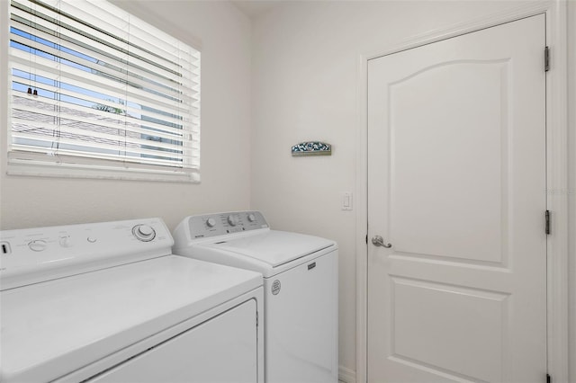 213 Venice Palms Blvd, Venice, FL 34292 - laundry room with washing machine and dryer