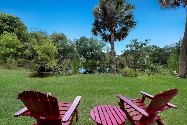 view of yard featuring a water view