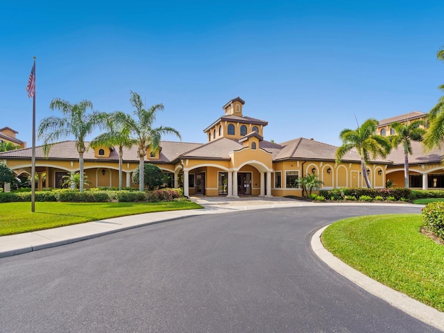 1425 Maseno Dr, Venice, FL 34292 - view of property featuring curved driveway