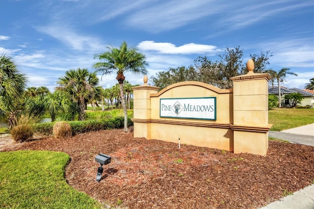 view of community / neighborhood sign