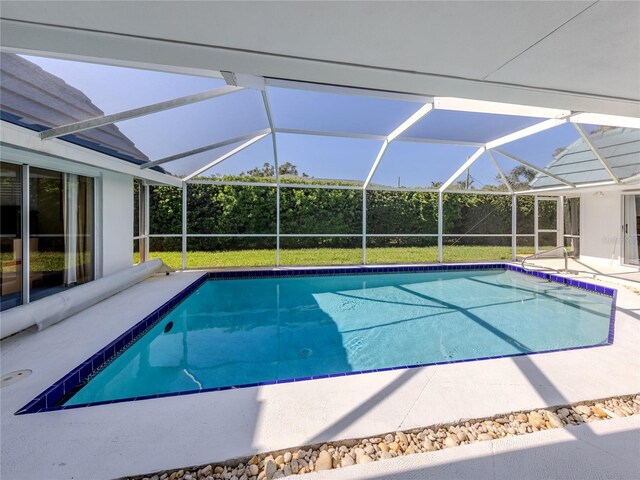 601 Apalachicola Rd, Venice, FL 34285 - outdoor pool with a lanai and a patio