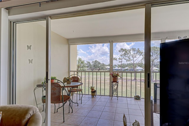 view of sunroom / solarium