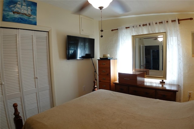 bedroom featuring a closet