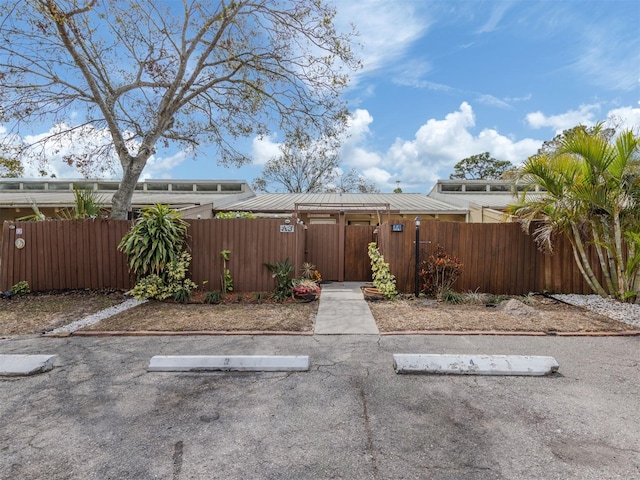 view of yard featuring a fenced front yard