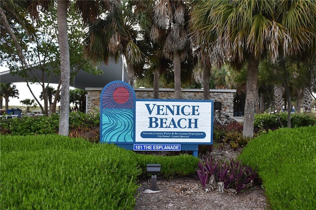 view of community / neighborhood sign