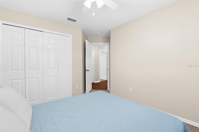 511 Porpoise Rd, Venice, FL 34293 - bedroom featuring a closet, visible vents, baseboards, and ceiling fan