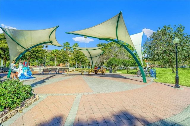 2542 Cortenova Ct, Venice, FL 34292 - view of home's community with a yard