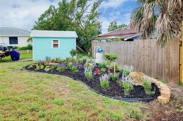 990 Sea Fox Rd, Venice, FL 34293 - view of yard with fence and an outdoor structure