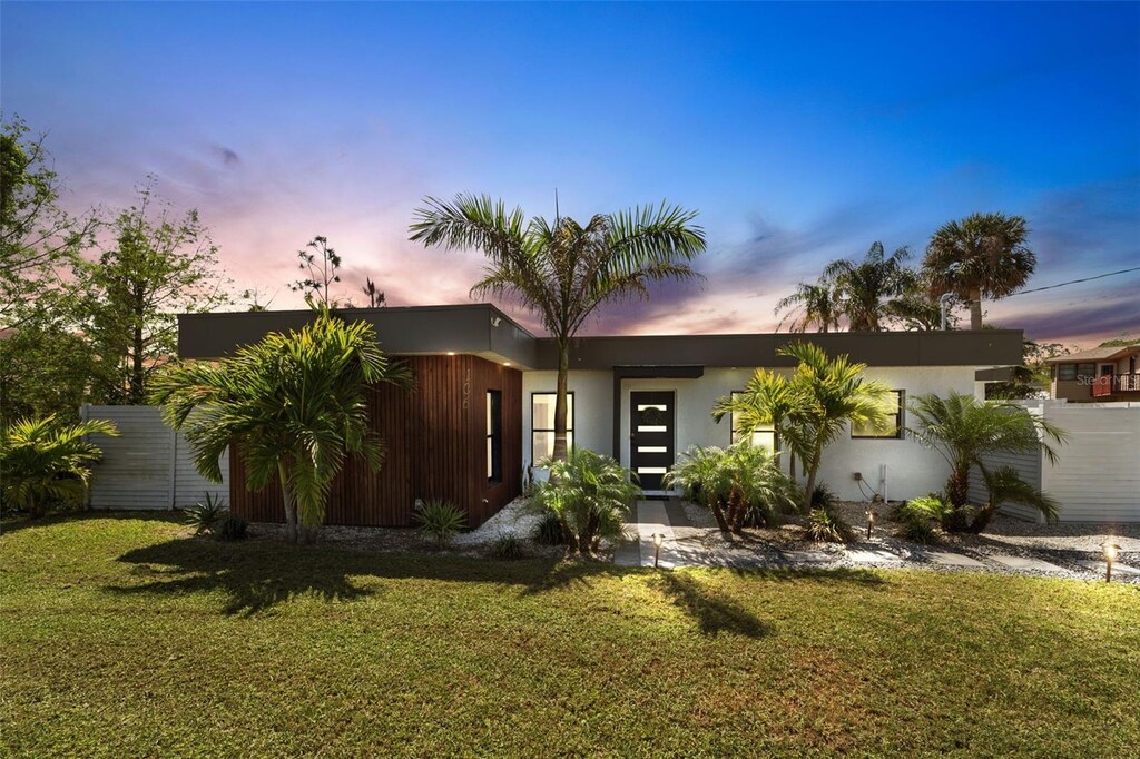 106 Playmore Dr, Venice, FL 34293 - photo 1