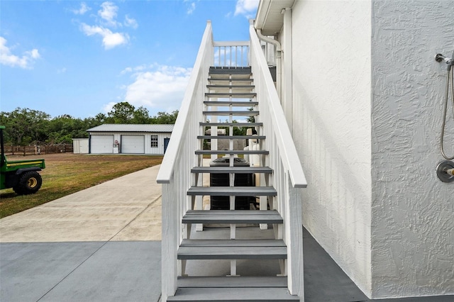 6824 283rd St E, Myakka City, FL 34251 - view of stairway