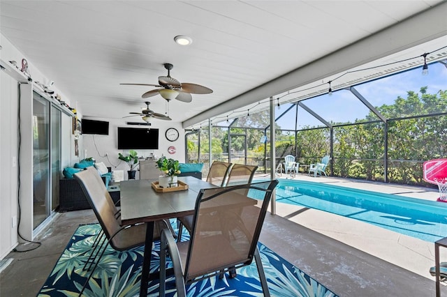 205 Cavallini Dr, Nokomis, FL 34275 - view of swimming pool featuring a lanai, a patio area, a fenced in pool, and ceiling fan