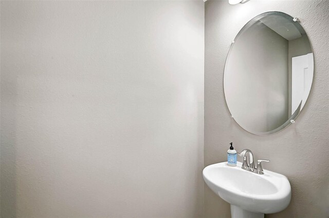 4523 Birdsong Dr, Palmetto, FL 34221 - bathroom with a sink